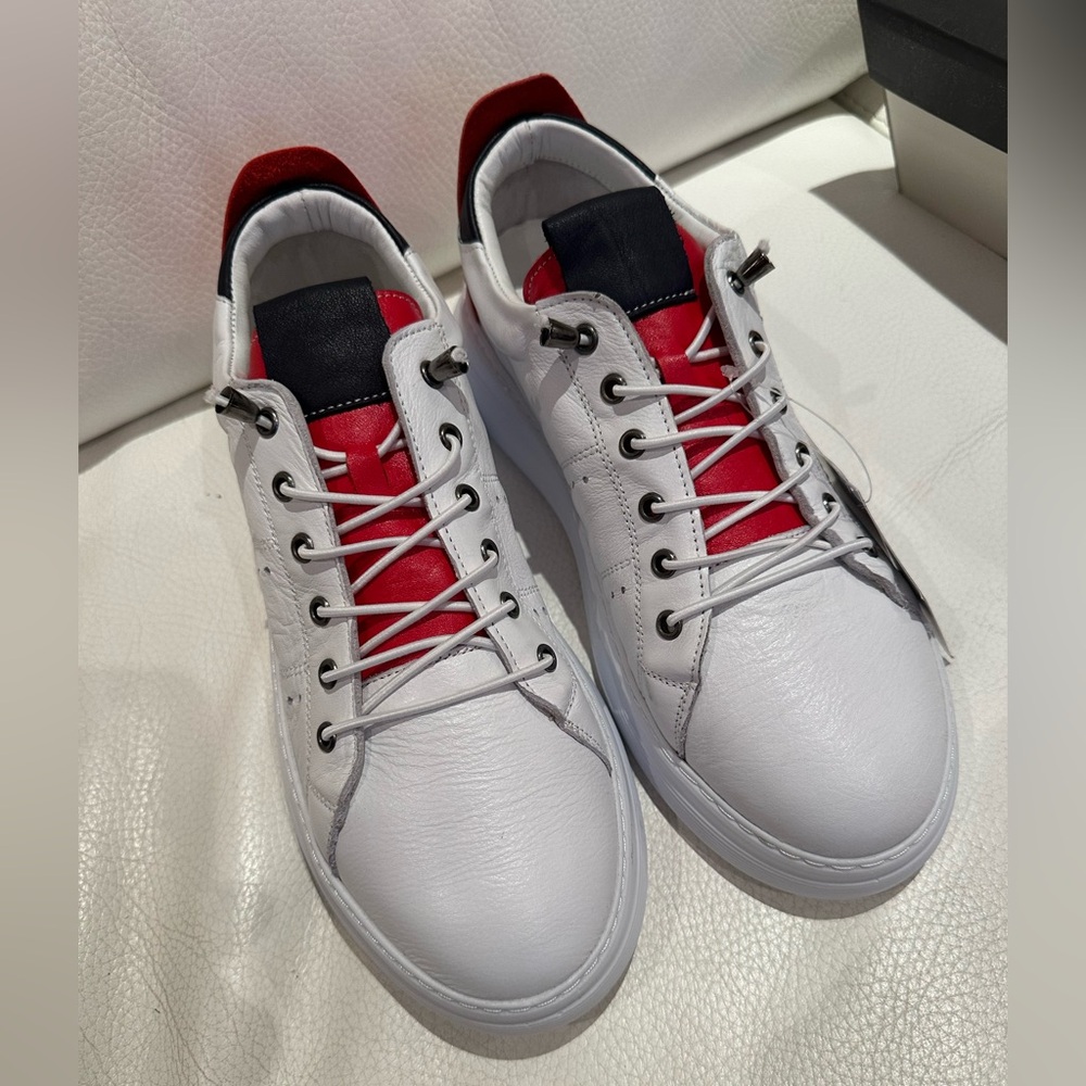 NIB Spring Step Stylish Sneakers.elastic toggle laces for easy on and off. s 38 - Picture 3 of 14